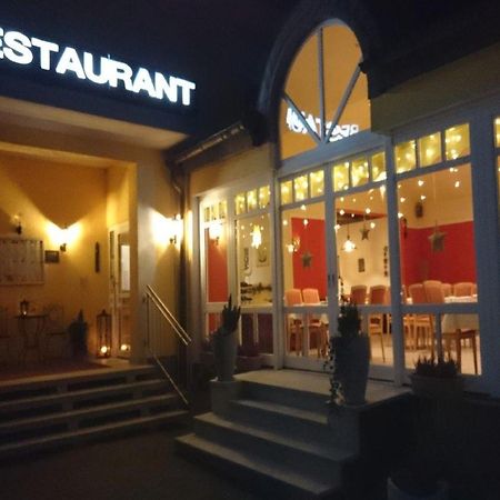 Hotel Goldbaechel Wachenheim an der Weinstraße Екстериор снимка
