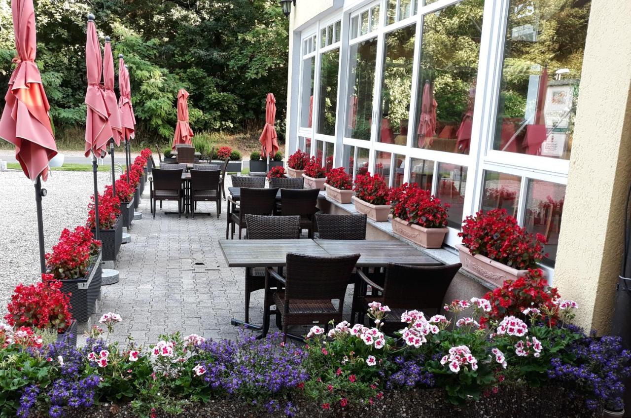 Hotel Goldbaechel Wachenheim an der Weinstraße Екстериор снимка