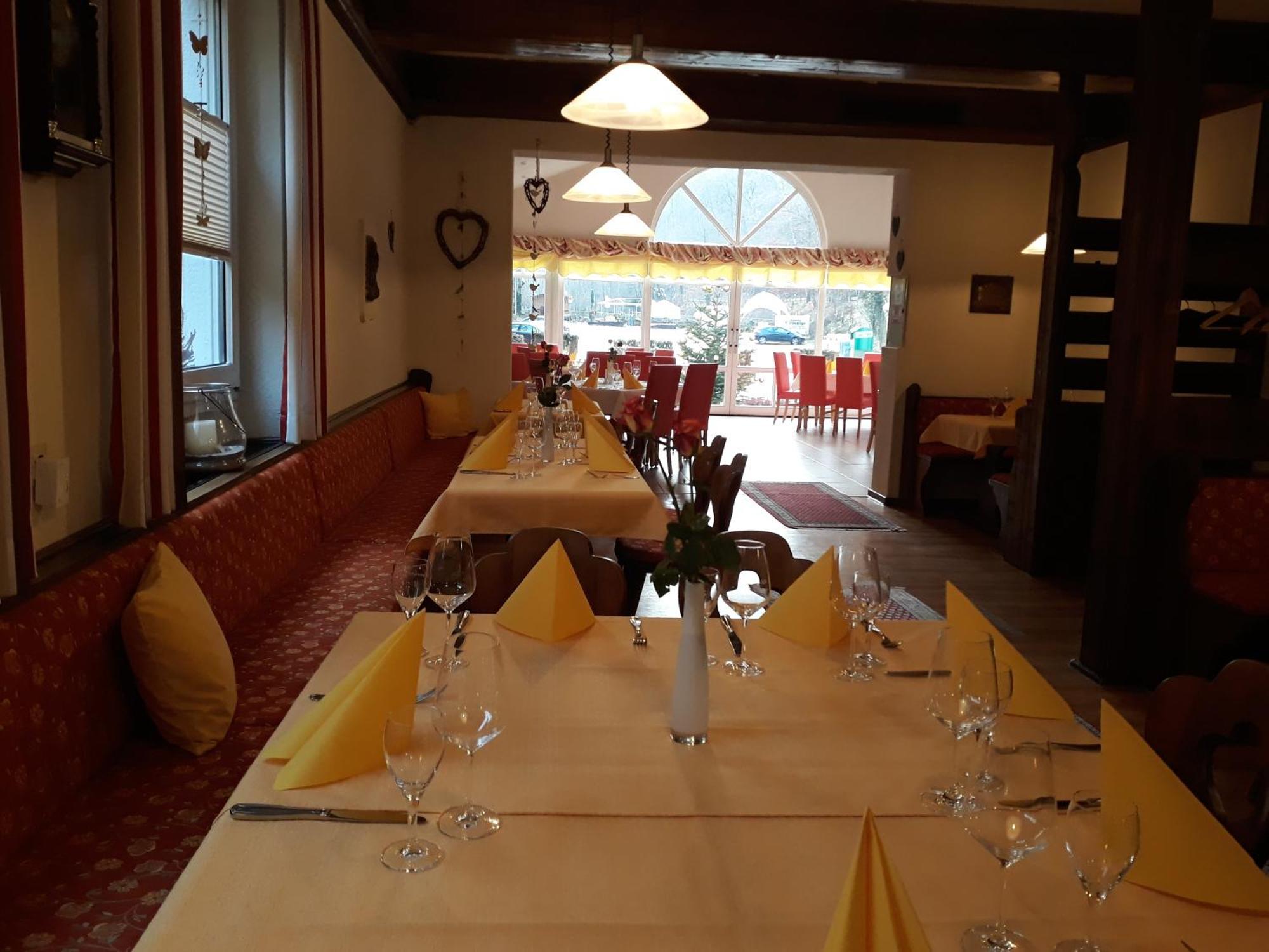 Hotel Goldbaechel Wachenheim an der Weinstraße Екстериор снимка