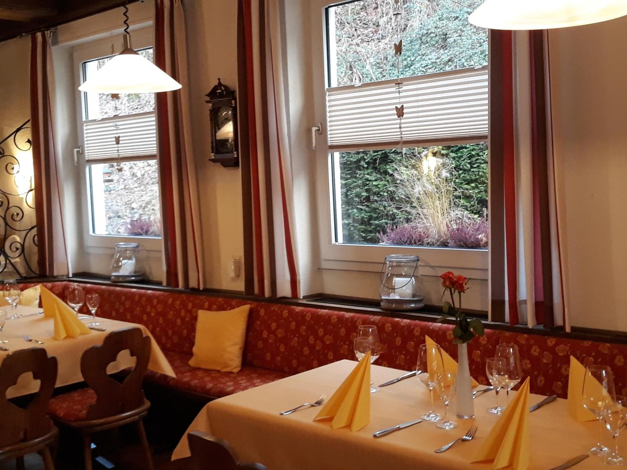 Hotel Goldbaechel Wachenheim an der Weinstraße Екстериор снимка