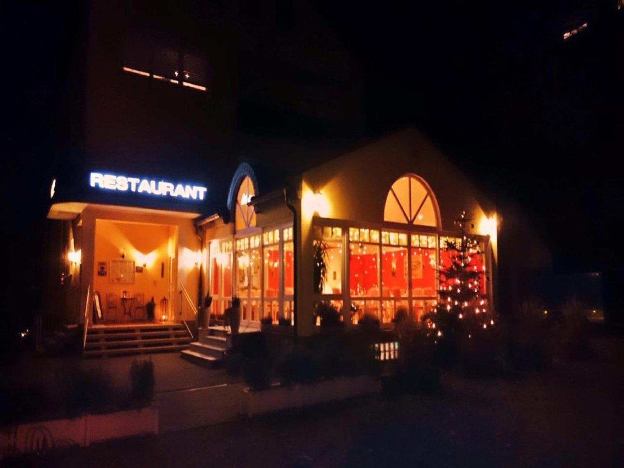 Hotel Goldbaechel Wachenheim an der Weinstraße Екстериор снимка