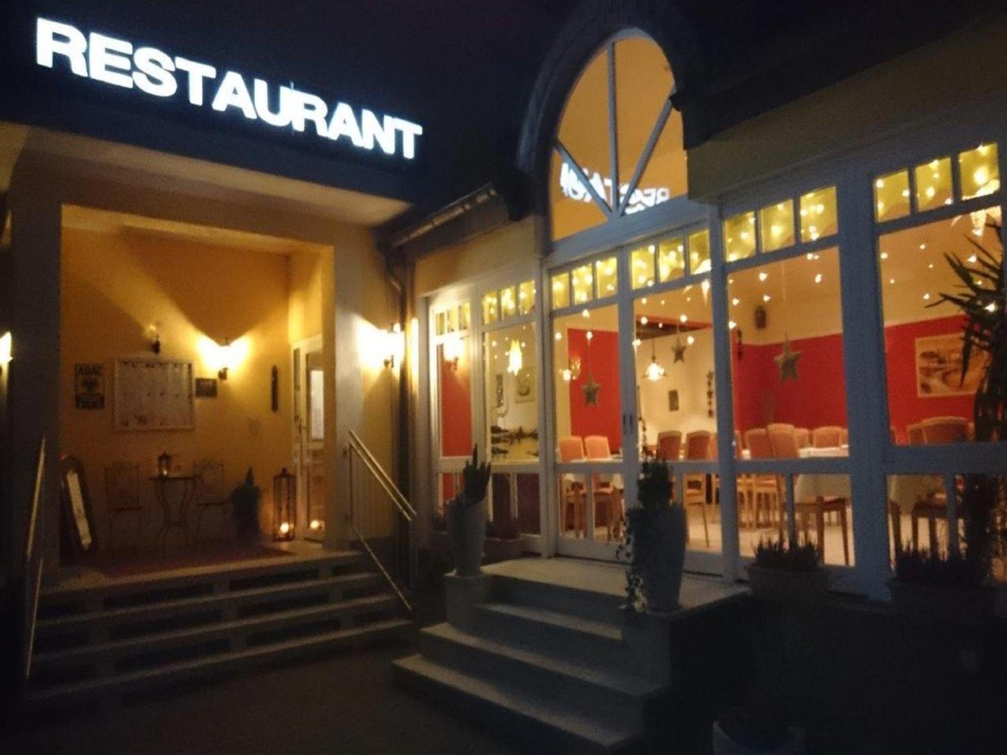 Hotel Goldbaechel Wachenheim an der Weinstraße Екстериор снимка