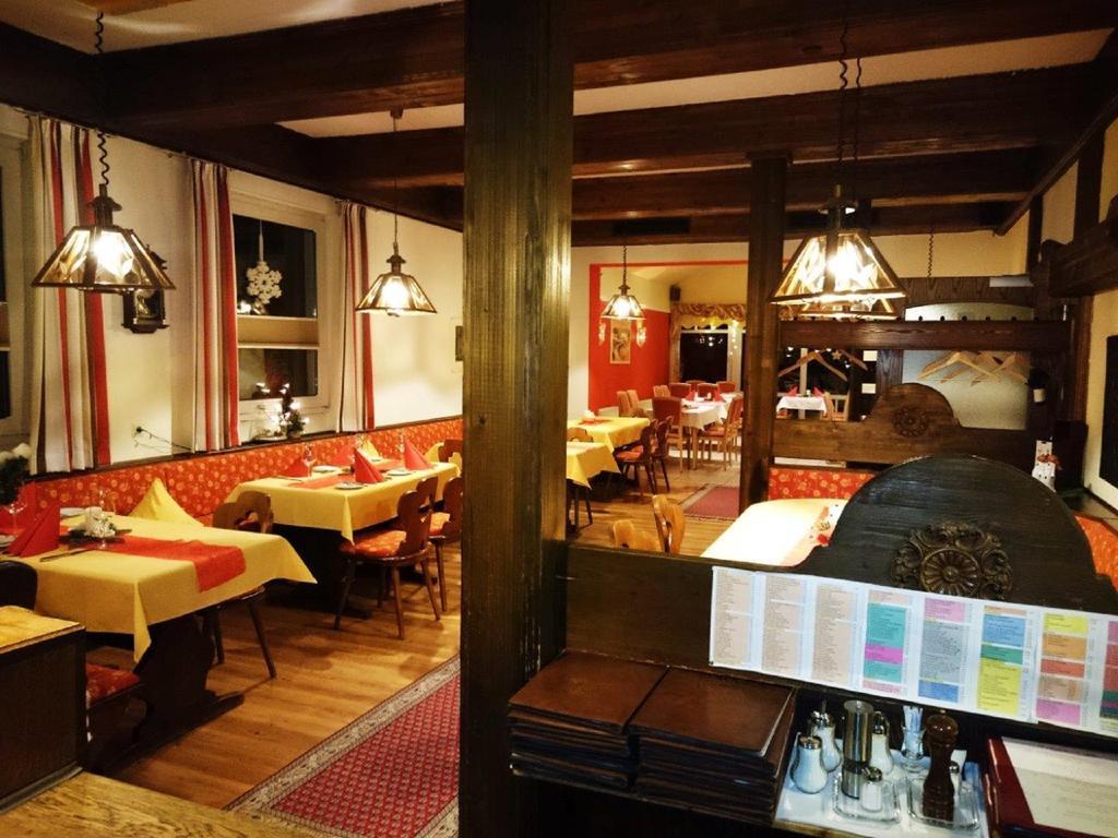 Hotel Goldbaechel Wachenheim an der Weinstraße Екстериор снимка
